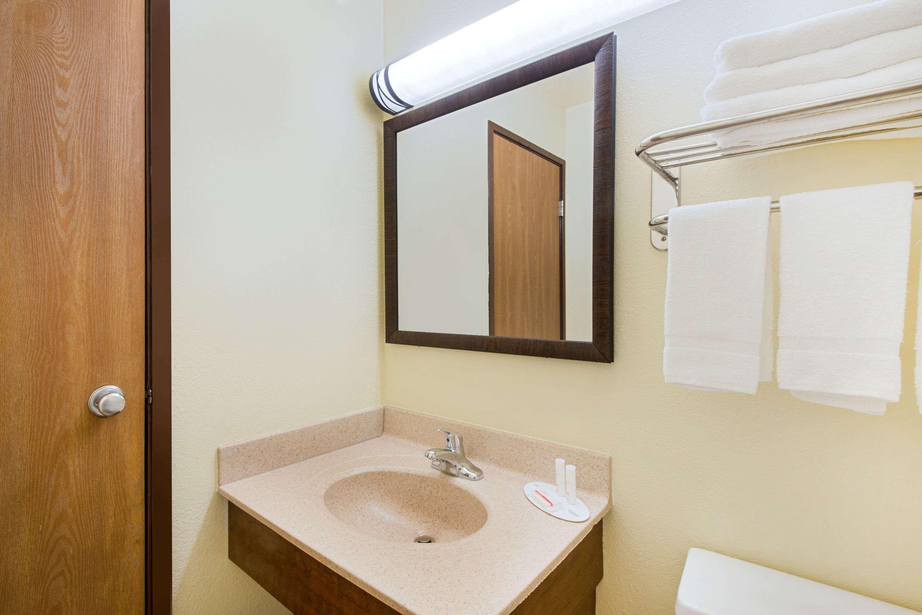 Super 8 By Wyndham Ripley Otel Dış mekan fotoğraf